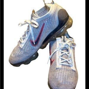 Nike Men’s vapor, max White and Red Sneakers